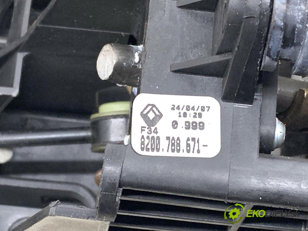 RENAULT SCÉNIC II nadwozie wielkoprzestrzenne (MPV) 2007 99 kW 2.0 (JM05, JM0U, JM1N, JM1U, JM2V) 1998 Kulisa 8200788671 (Rýchlostná páka (kulisa))