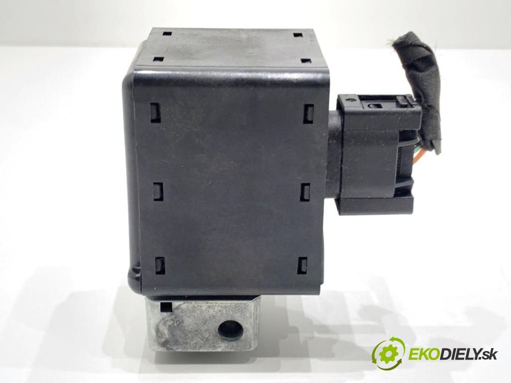 RENAULT SCÉNIC II nadwozie wielkoprzestrzenne (MPV) 2007 99 kW 2.0 (JM05, JM0U, JM1N, JM1U, JM2V) 1998 blokáda volantu 8200604932 (Riadenie ostatné)