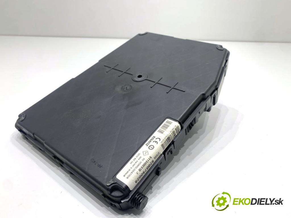 RENAULT SCÉNIC II nadwozie wielkoprzestrzenne (MPV) 2007 99 kW 2.0 (JM05, JM0U, JM1N, JM1U, JM2V) 1998 modul BSI 8200780028 (Pojistková skříňka)