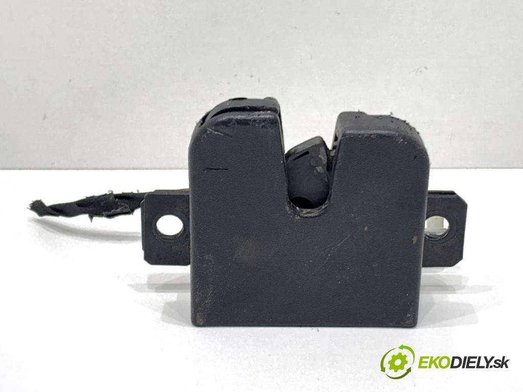 VW TRANSPORTER T5 Autobus 2014 75 kW 1.9 TDI 1896 zámok dverí zad 7E5827505A