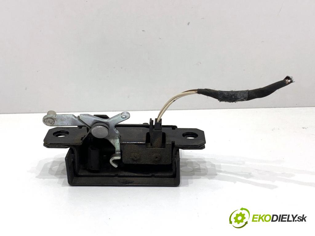 VW TRANSPORTER T5 Autobus 2014 75 kW 1.9 TDI 1896 zámok dverí zad 7E5827505A