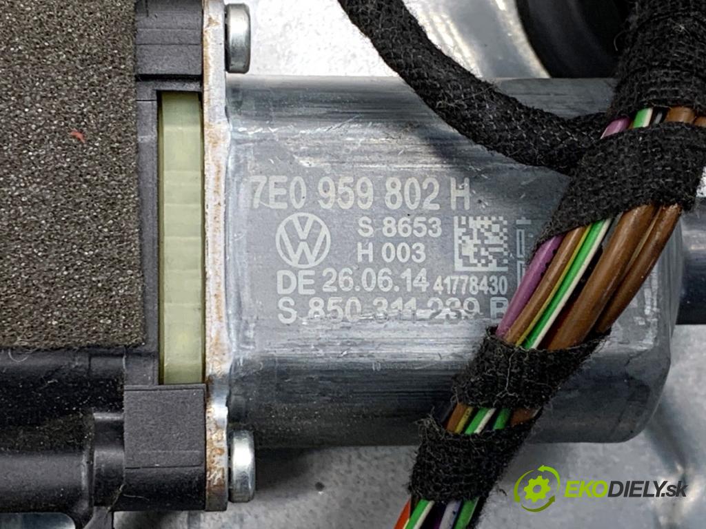 VW TRANSPORTER T5 Autobus 2014 75 kW 1.9 TDI 1896 mechanismus okna pravý přední část 7E0959802H