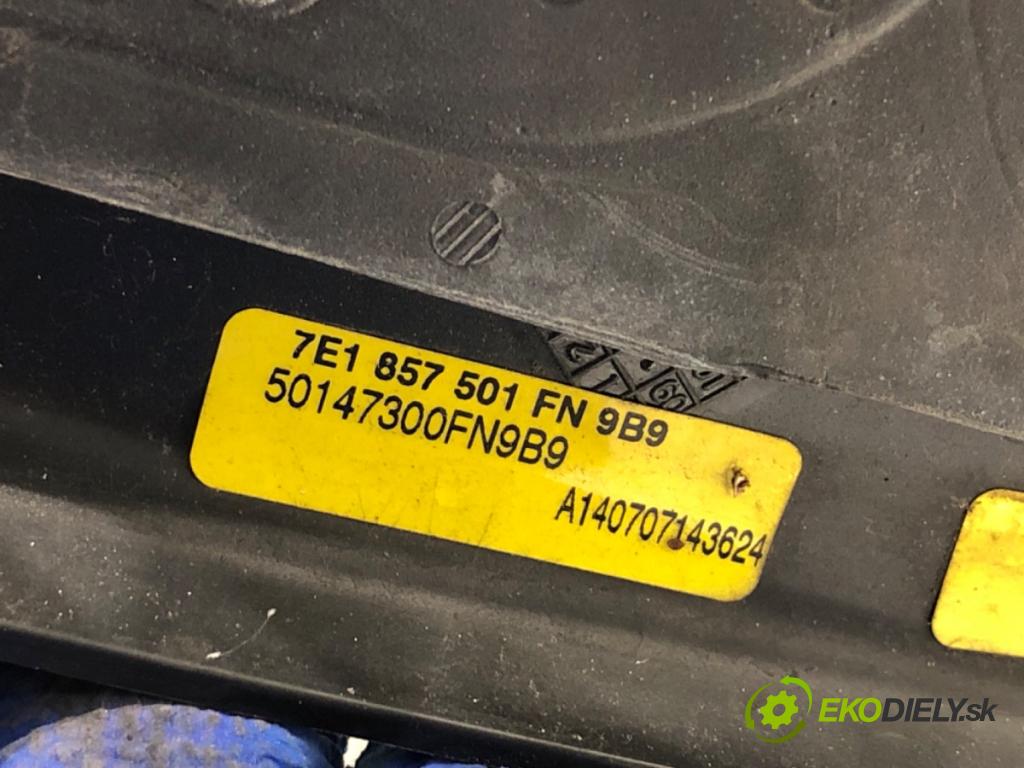 VW TRANSPORTER T5 Autobus 2014 75 kW 1.9 TDI 1896 Spätné zrkadlo ľavy