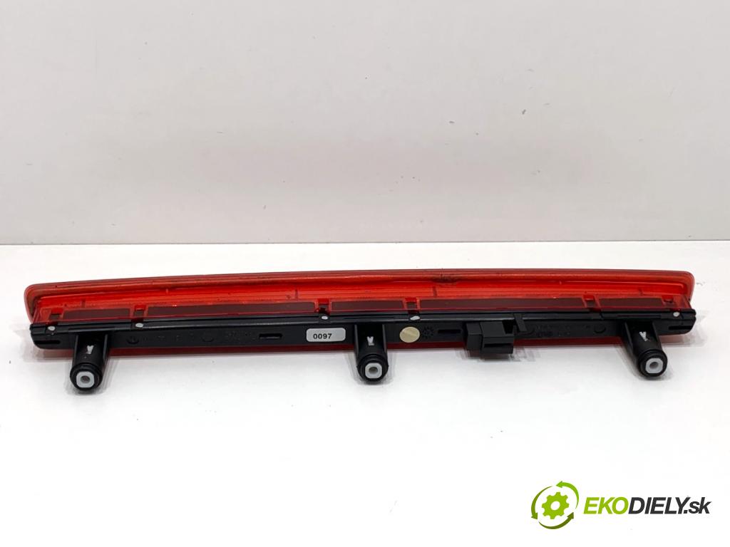 VW TRANSPORTER T5 Autobus 2014 75 kW 1.9 TDI 1896 Svetlo brzdových svetiel 7E0945097G