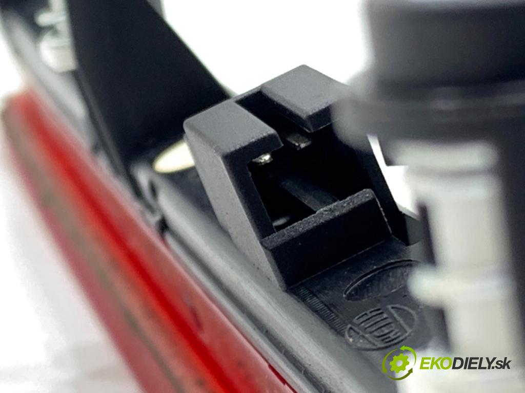 VW TRANSPORTER T5 Autobus 2014 75 kW 1.9 TDI 1896 Svetlo brzdových svetiel 7E0945097G