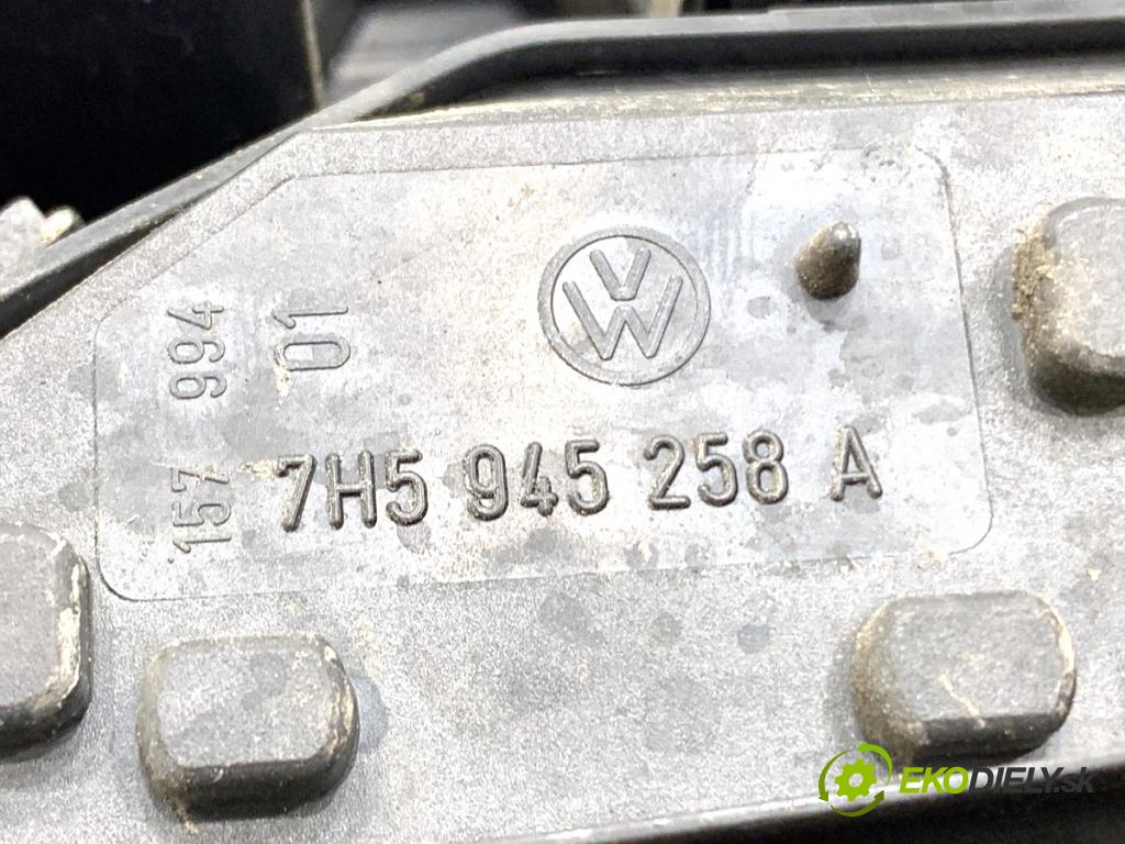 VW TRANSPORTER T5 Autobus 2014 75 kW 1.9 TDI 1896 Svetlo ľavy zad 7H5945096M