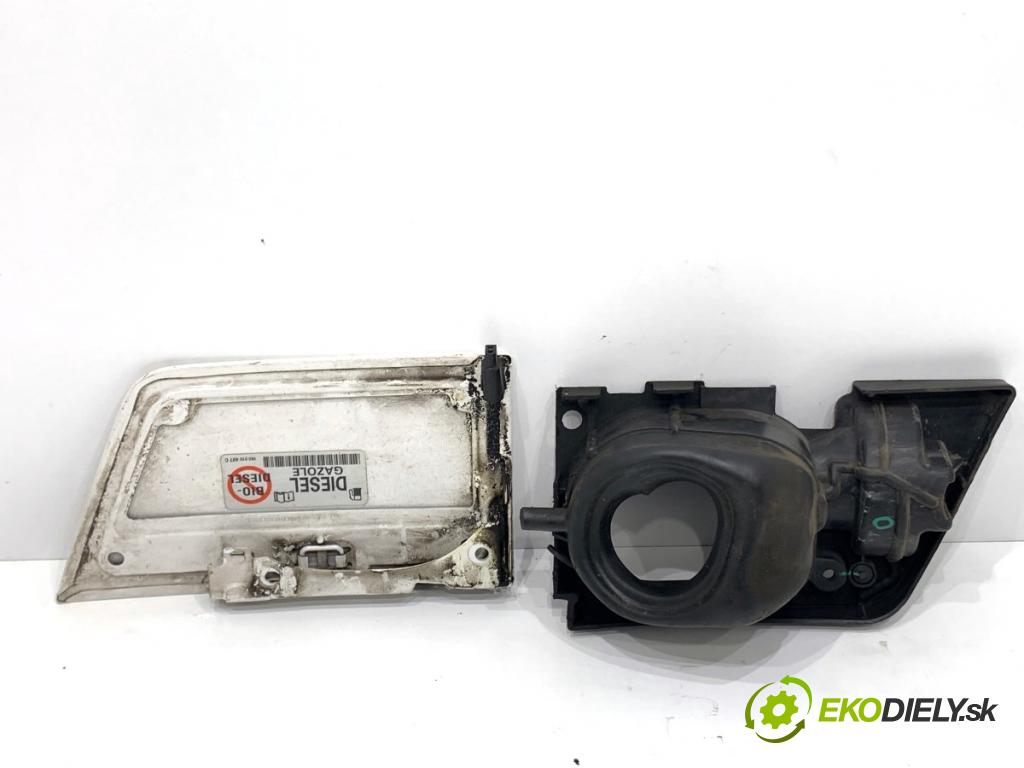 VW TRANSPORTER T5 Autobus 2014 75 kW 1.9 TDI 1896 Dvierka nádrže paliva  (Kľučka dverí ostatné)