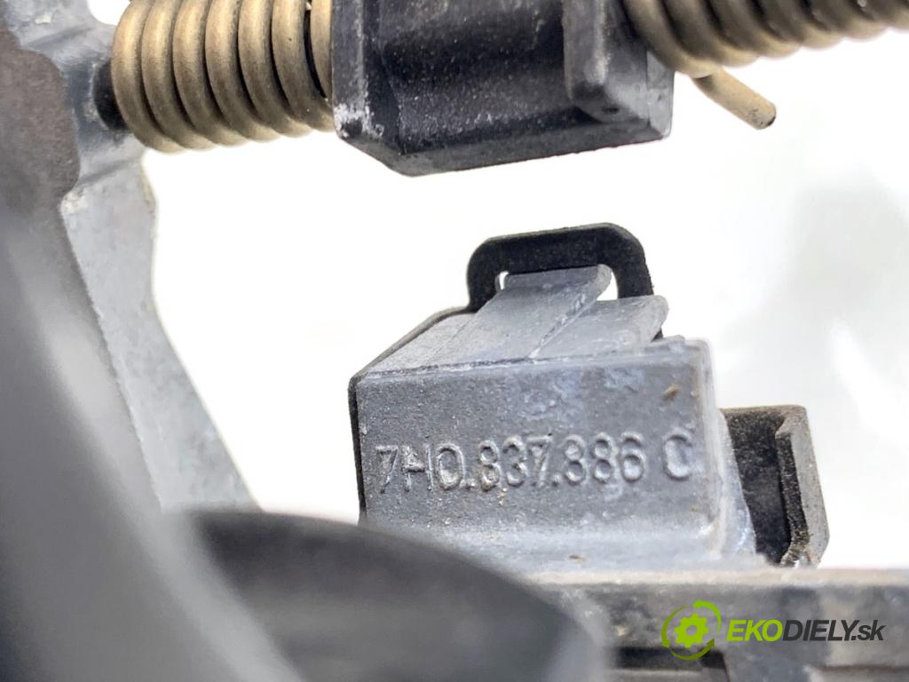 VW TRANSPORTER T5 Autobus 2014 75 kW 1.9 TDI 1896 klika vnejší pravý přední část 7H0837886C