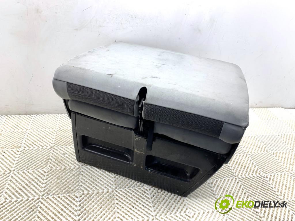 VW TRANSPORTER T5 Autobus 2014 75 kW 1.9 TDI 1896 Sedadlo pravy predný DVOJNÁSOBEK: