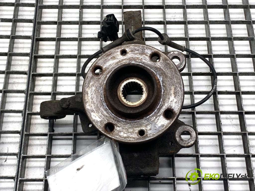 RENAULT CLIO III liftback 2006 55 kW 1.2 16V (BR02, BR0J, BR11, CR02, CR0J, CR11) 1149 náboj pravý přední část 