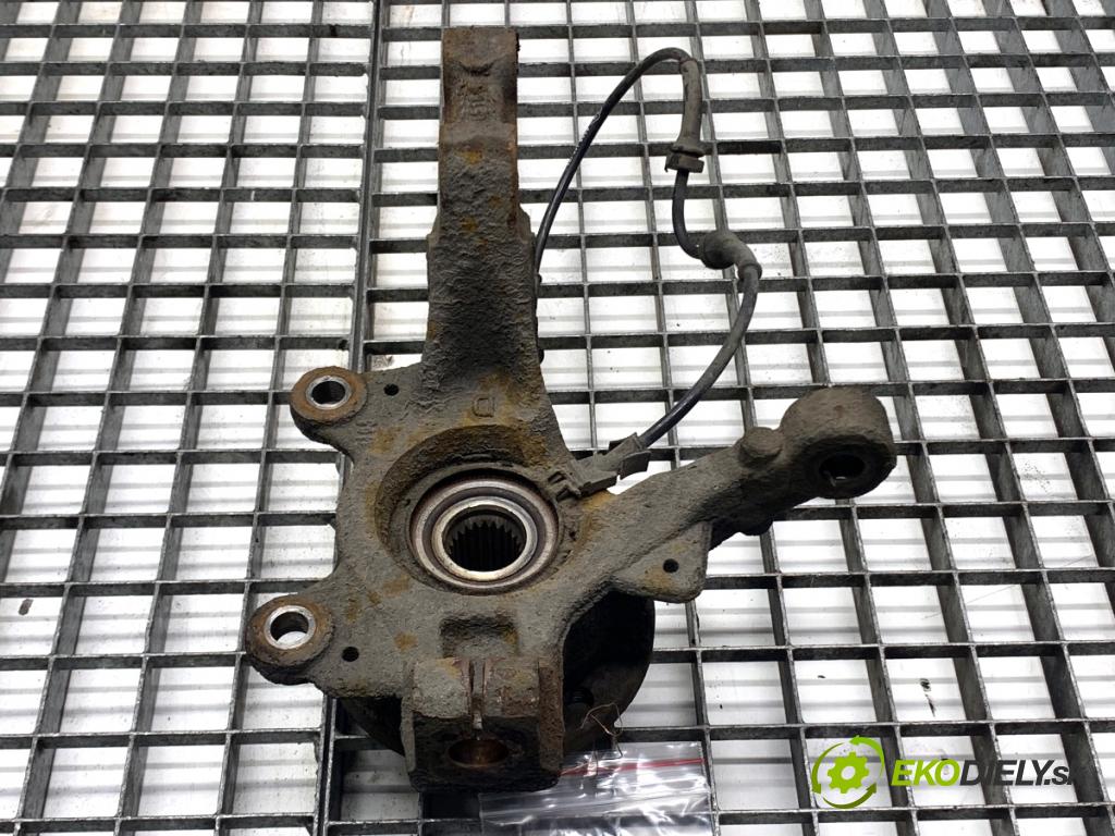 RENAULT CLIO III liftback 2006 55 kW 1.2 16V (BR02, BR0J, BR11, CR02, CR0J, CR11) 1149 náboj pravý přední část