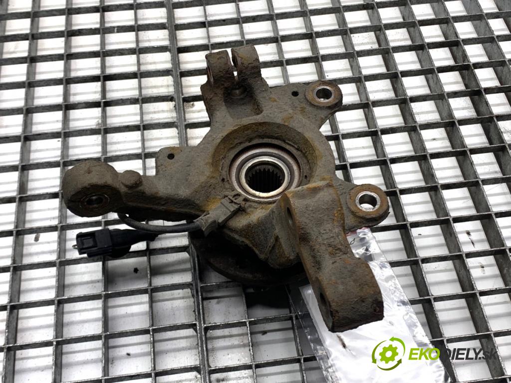 RENAULT CLIO III liftback 2006 55 kW 1.2 16V (BR02, BR0J, BR11, CR02, CR0J, CR11) 1149 náboj pravý přední část