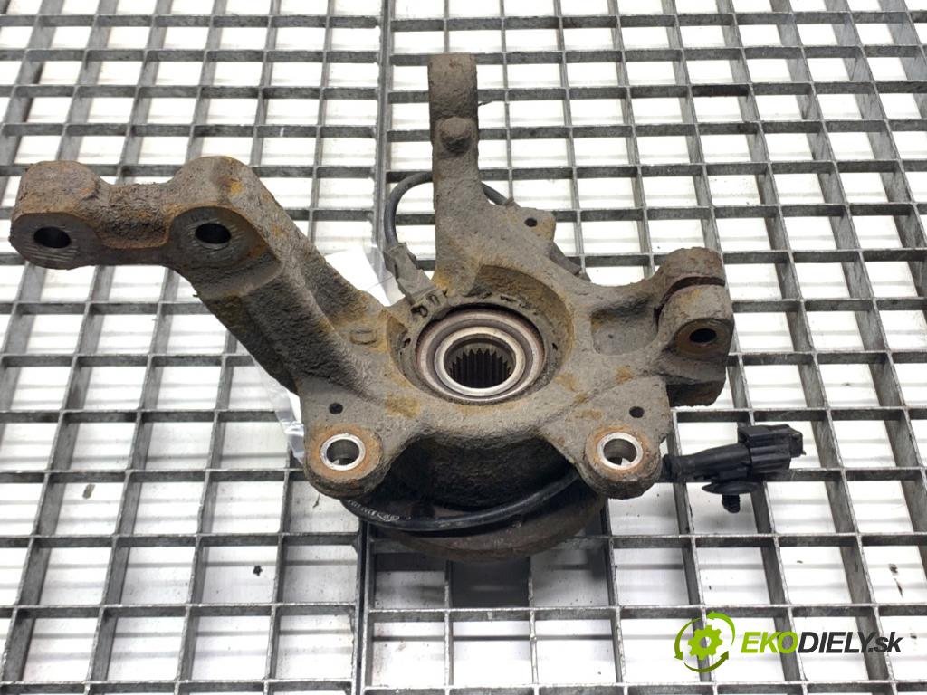 RENAULT CLIO III liftback 2006 55 kW 1.2 16V (BR02, BR0J, BR11, CR02, CR0J, CR11) 1149 náboj pravý přední část