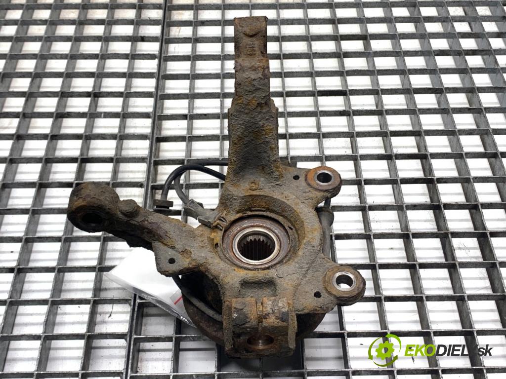 RENAULT CLIO III liftback 2006 55 kW 1.2 16V (BR02, BR0J, BR11, CR02, CR0J, CR11) 1149 náboj levý přední část