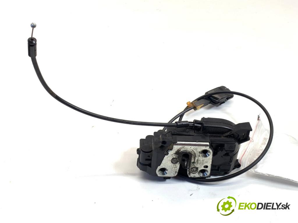 RENAULT CLIO III liftback 2006 55 kW 1.2 16V (BR02, BR0J, BR11, CR02, CR0J, CR11) 1149 zámok Dvere pravy predný