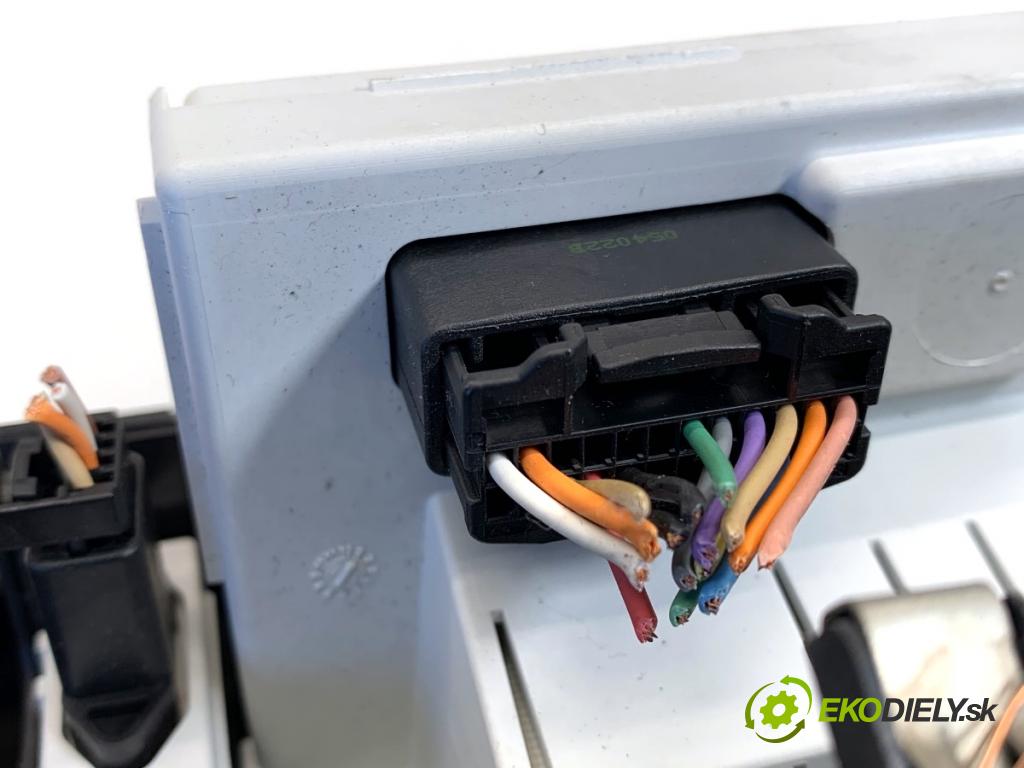 RENAULT CLIO III liftback 2006 55 kW 1.2 16V (BR02, BR0J, BR11, CR02, CR0J, CR11) 1149 Dislpej 8200307273 (Prístrojová doska)