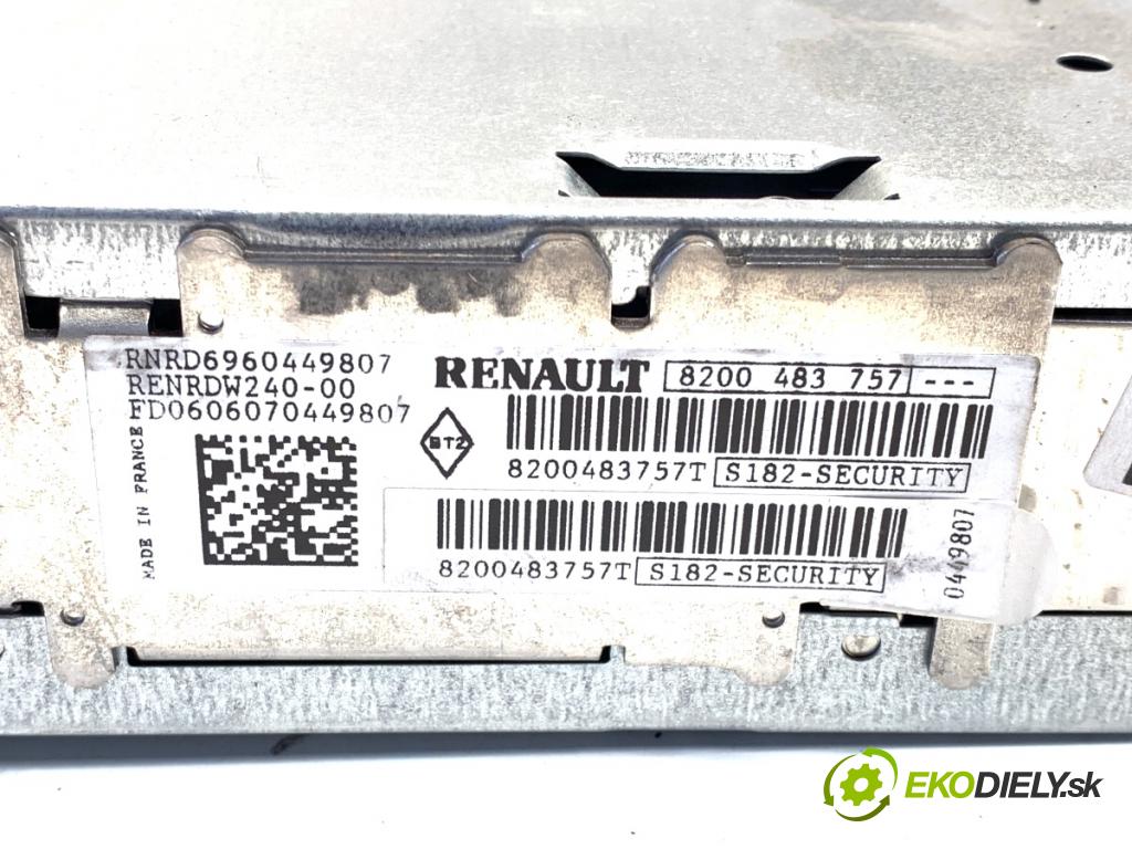 RENAULT CLIO III liftback 2006 55 kW 1.2 16V (BR02, BR0J, BR11, CR02, CR0J, CR11) 1149 RADIO 8200483757 (Audio zařízení)