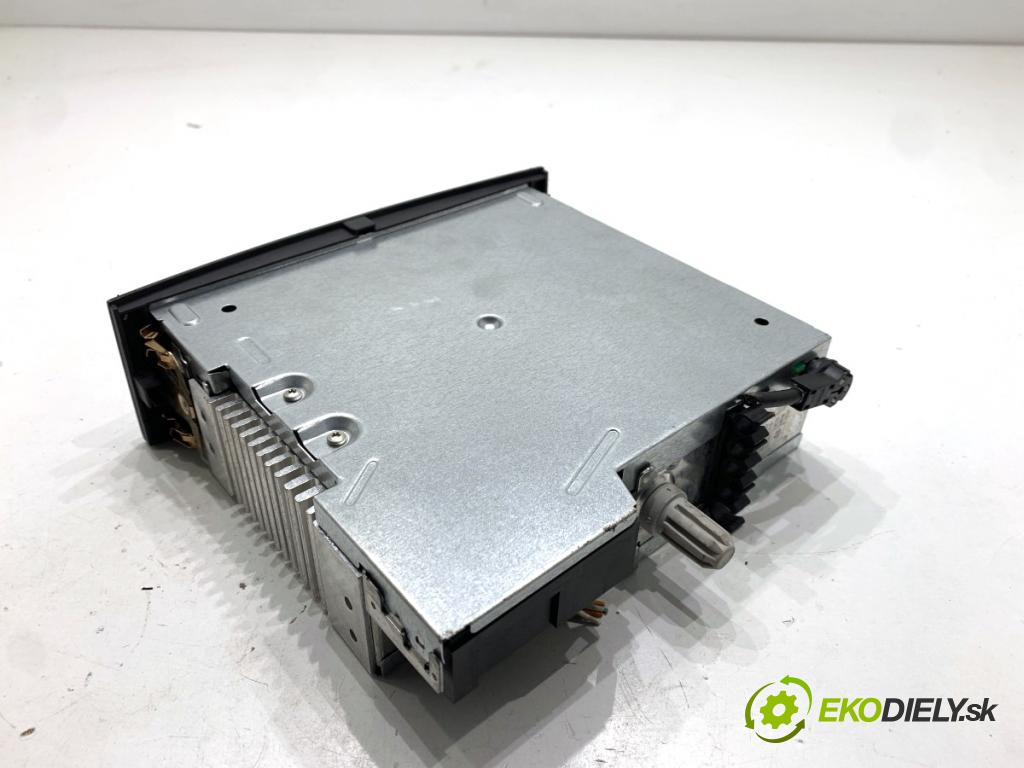 RENAULT CLIO III liftback 2006 55 kW 1.2 16V (BR02, BR0J, BR11, CR02, CR0J, CR11) 1149 RADIO 8200483757 (Audio zariadenie)
