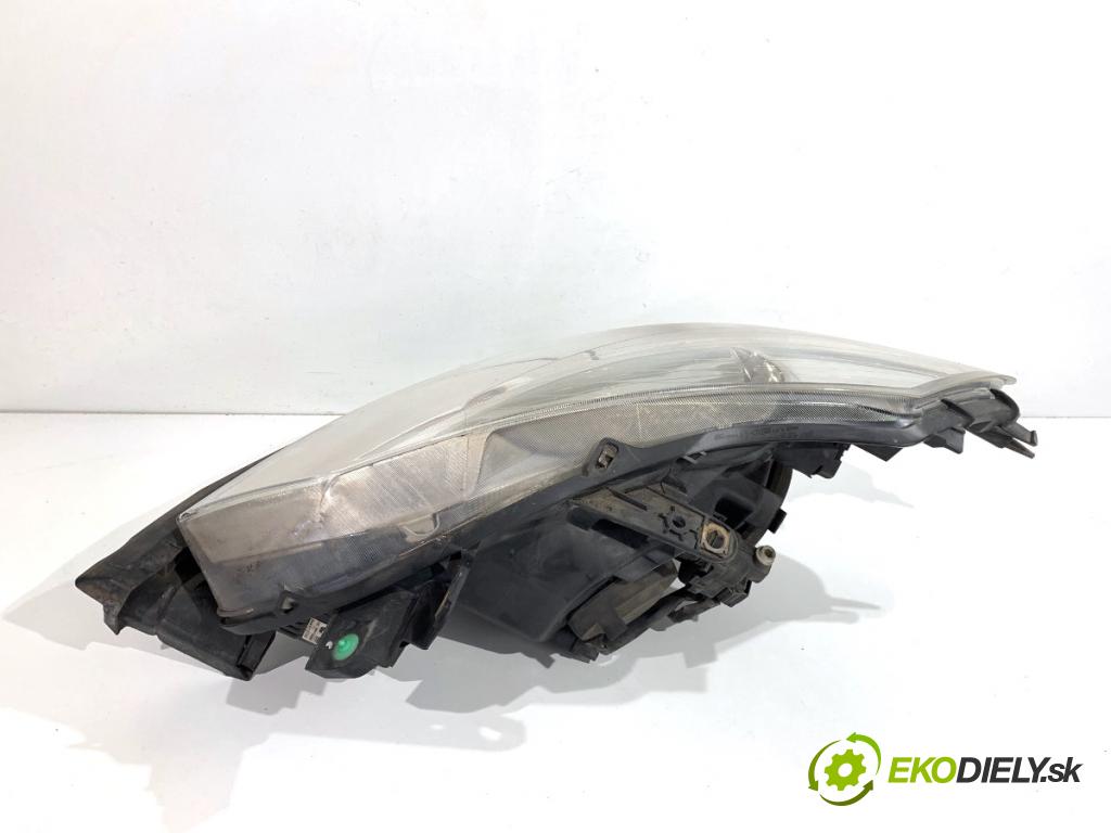 RENAULT CLIO III liftback 2006 55 kW 1.2 16V (BR02, BR0J, BR11, CR02, CR0J, CR11) 1149 světlomet pravý přední část 8200244897