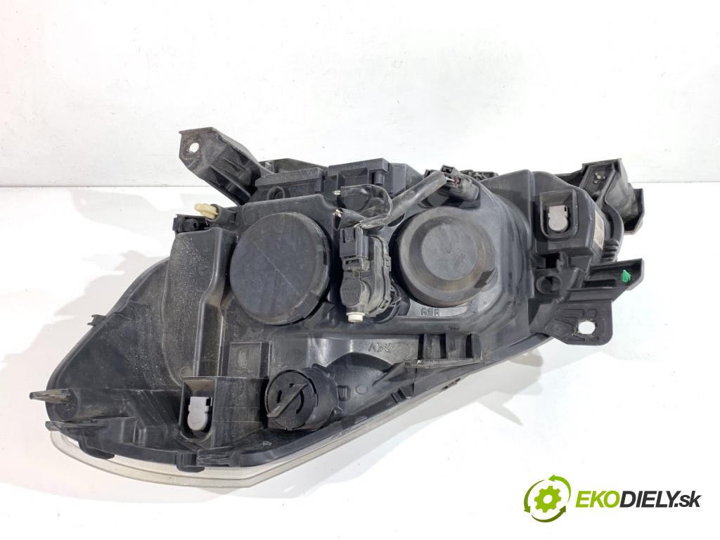 RENAULT CLIO III liftback 2006 55 kW 1.2 16V (BR02, BR0J, BR11, CR02, CR0J, CR11) 1149 světlomet pravý přední část 8200244897