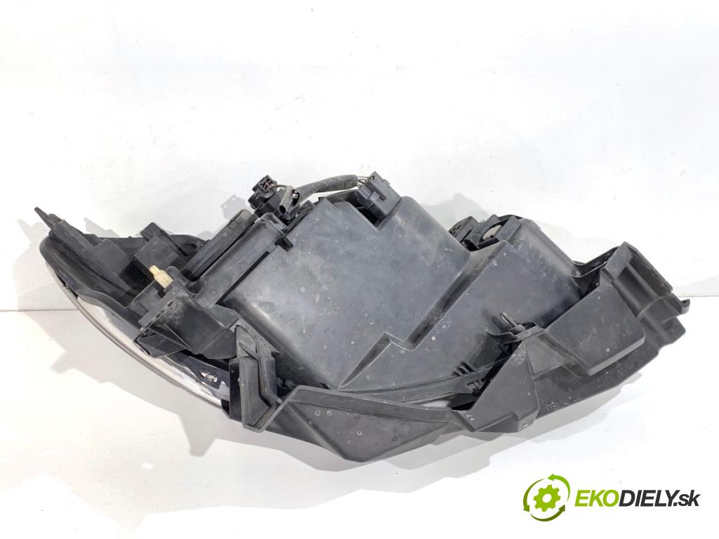 RENAULT CLIO III liftback 2006 55 kW 1.2 16V (BR02, BR0J, BR11, CR02, CR0J, CR11) 1149 světlomet levý přední část 8200244889