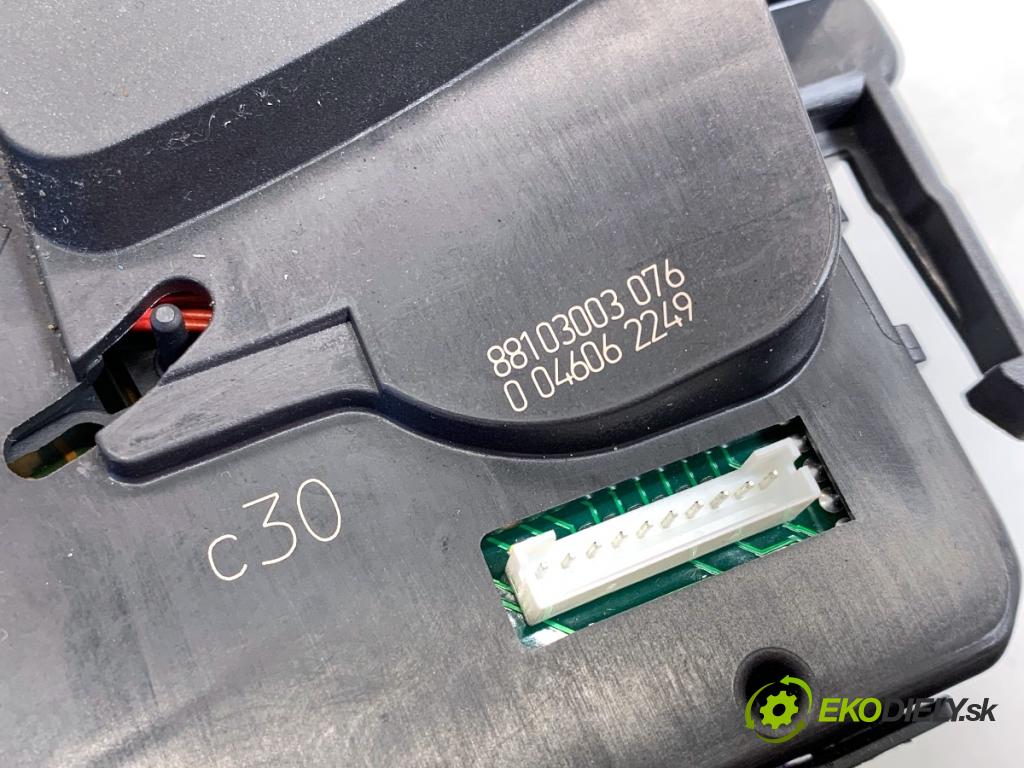 RENAULT CLIO III liftback 2006 55 kW 1.2 16V (BR02, BR0J, BR11, CR02, CR0J, CR11) 1149 Prepínač stieračov 88103003 (Prepínacie páčky pod volantom)