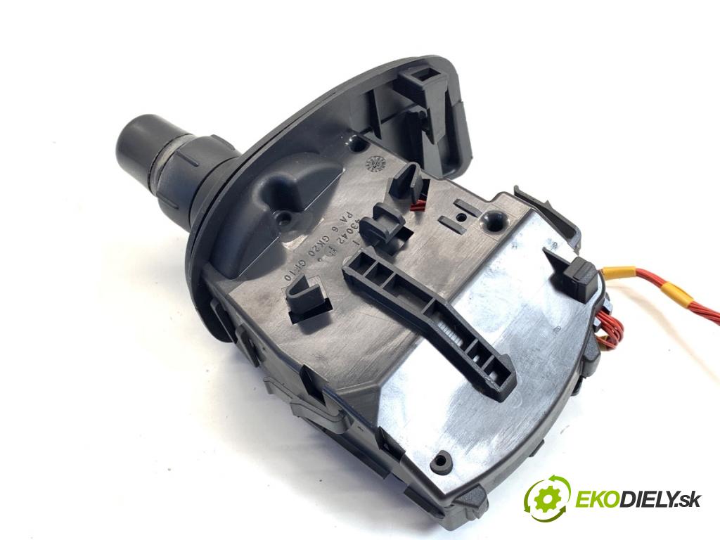 RENAULT CLIO III liftback 2006 55 kW 1.2 16V (BR02, BR0J, BR11, CR02, CR0J, CR11) 1149 Prepínač smeroviek 88102001 (Prepínacie páčky pod volantom)