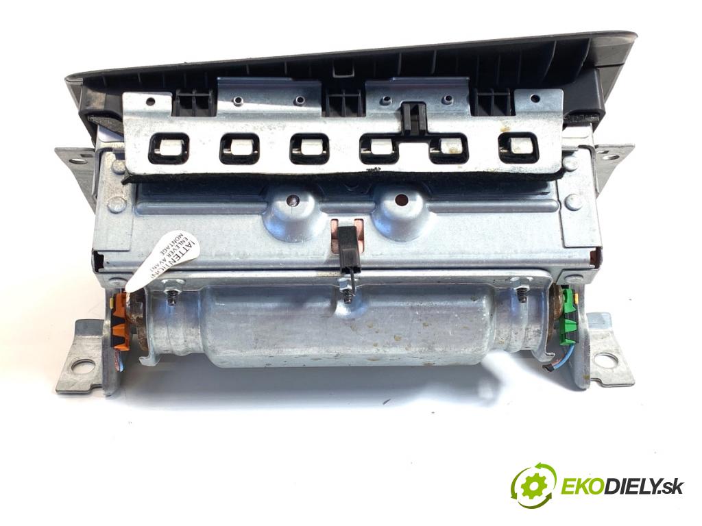 RENAULT CLIO III liftback 2006 55 kW 1.2 16V (BR02, BR0J, BR11, CR02, CR0J, CR11) 1149 AirBag spolujazdca 8200303498 (Airbag)