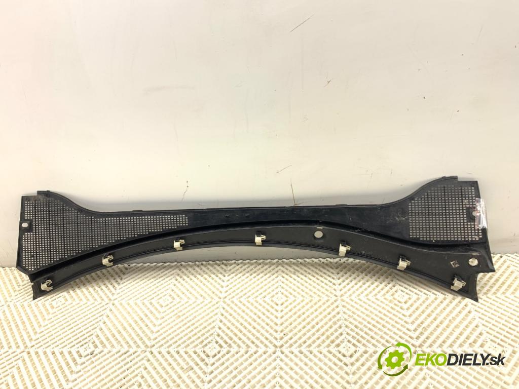 RENAULT CLIO III liftback 2006 55 kW 1.2 16V (BR02, BR0J, BR11, CR02, CR0J, CR11) 1149 Torpédo, plast pod čelné okno 8200290131 (Torpédo (plast pod čelným sklom))