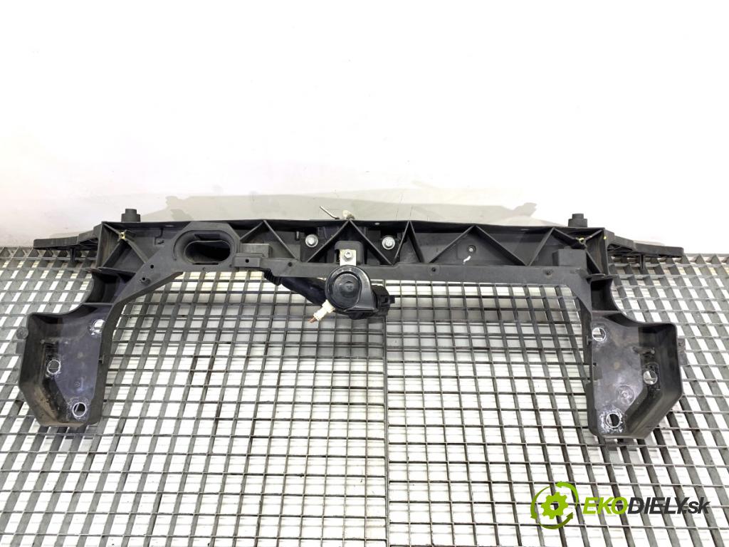 RENAULT CLIO III liftback 2006 55 kW 1.2 16V (BR02, BR0J, BR11, CR02, CR0J, CR11) 1149 držák přední část 8200290143 (Přední výztuha)