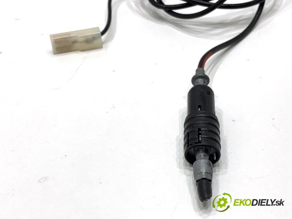 RENAULT CLIO III liftback 2006 55 kW 1.2 16V (BR02, BR0J, BR11, CR02, CR0J, CR11) 1149 ANTENA 8200282249