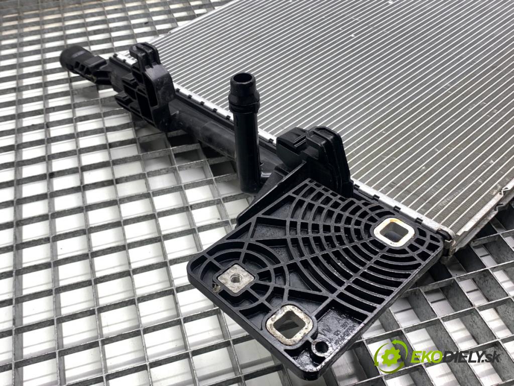 VW ID.3 liftback 2020 150 kW Pro  chladič vody 1EA121251B (Vodní chladič)