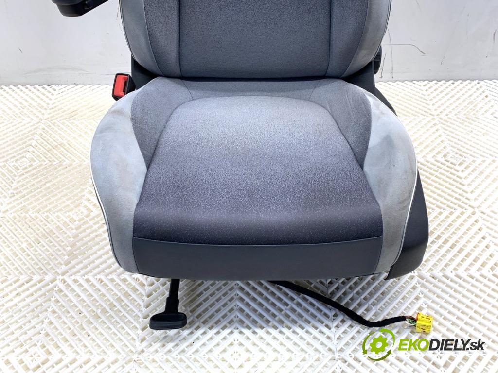 VW ID.3 liftback 2020 150 kW Pro  sedadlo levý přední část