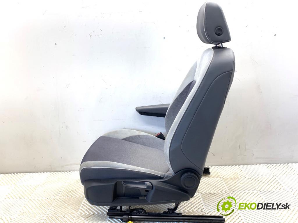 VW ID.3 liftback 2020 150 kW Pro  sedadlo levý přední část
