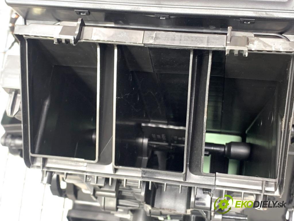 VW ID.3 liftback 2020 150 kW Pro  topné těleso radiátor topení 1EA820351AN (Radiátor topení)