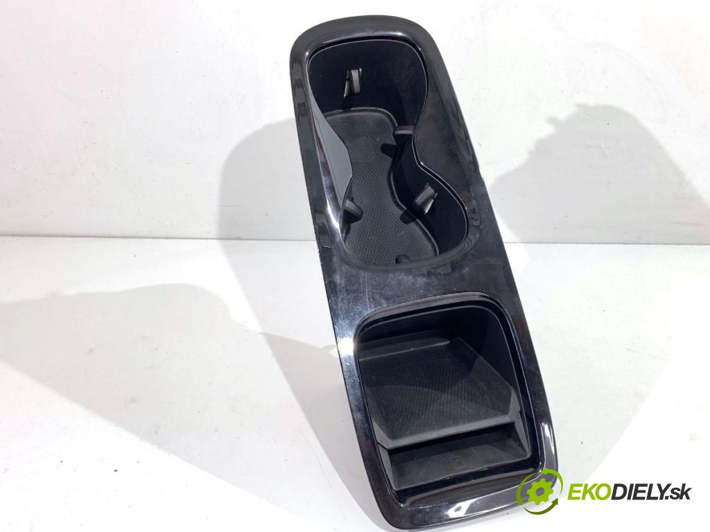 VW ID.3 liftback 2020 150 kW Pro  držák na nápoje 10A863475A (Držák nápojů)