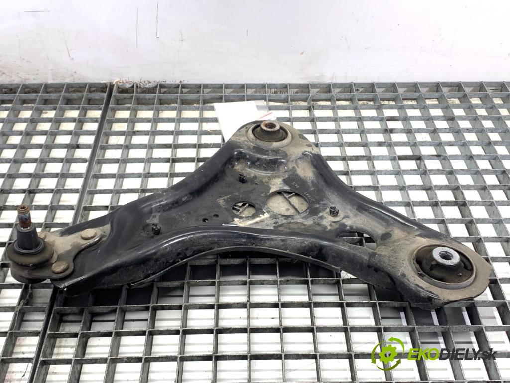 VW ID.3 liftback 2020 150 kW Pro  rameno pravý přední část