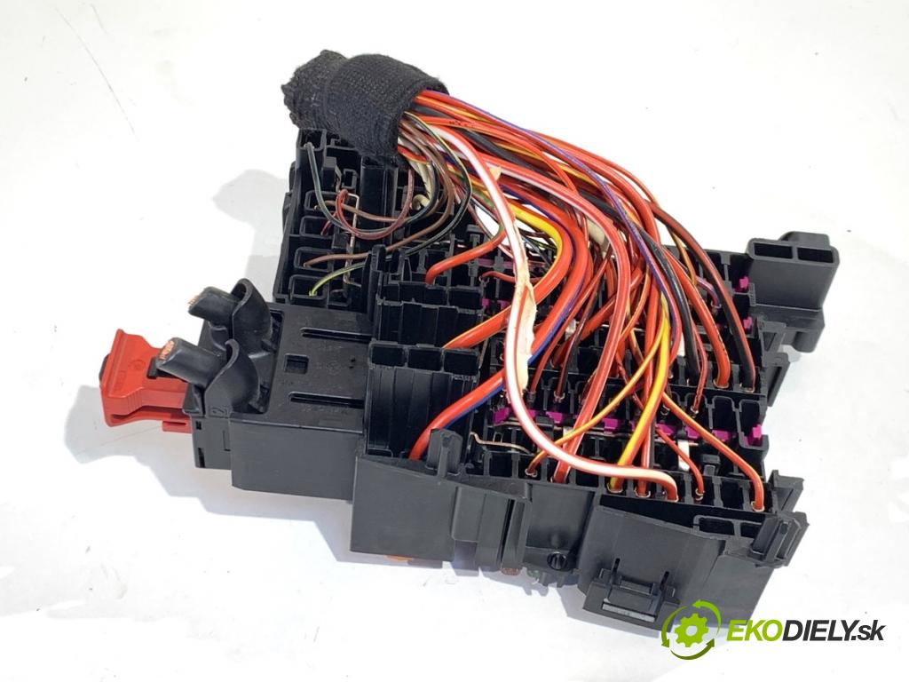 VW ID.3 liftback 2020 150 kW Pro  skříňka poistková 5WA937615 (Pojistková skříňka)