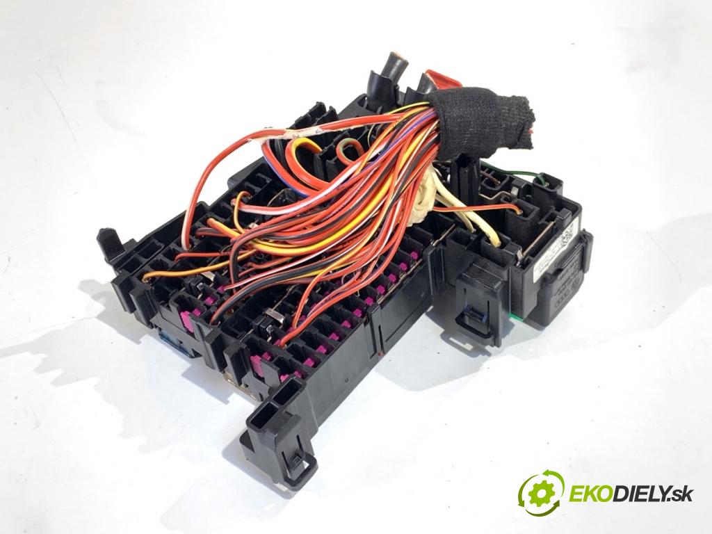 VW ID.3 liftback 2020 150 kW Pro  skříňka poistková 5WA937615 (Pojistková skříňka)