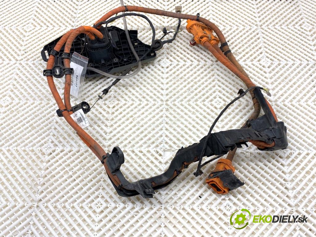 VW ID.3 liftback 2020 150 kW Pro  trubka vysokého NAPĚTÍ: NABÍJENÍ: 