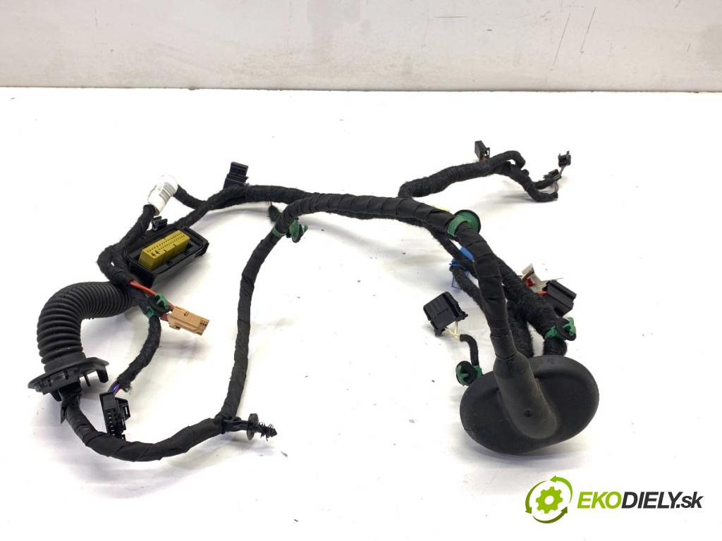VW ID.3 liftback 2020 150 kW Pro  Káblovačka Dvere predný pravy
