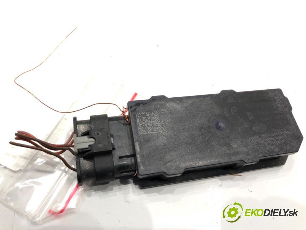 VW ID.3 liftback 2020 150 kW Pro  Zosilňovač antény KEYLESS 5WA962133D