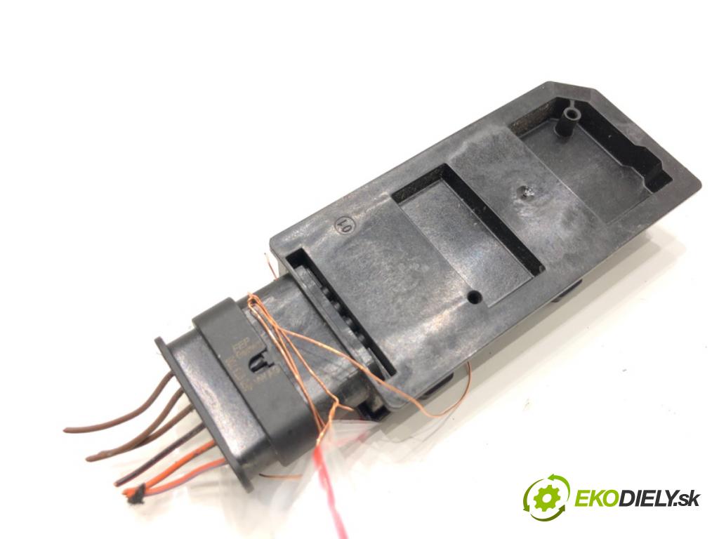 VW ID.3 liftback 2020 150 kW Pro  Zosilňovač antény KEYLESS 5WA962133D