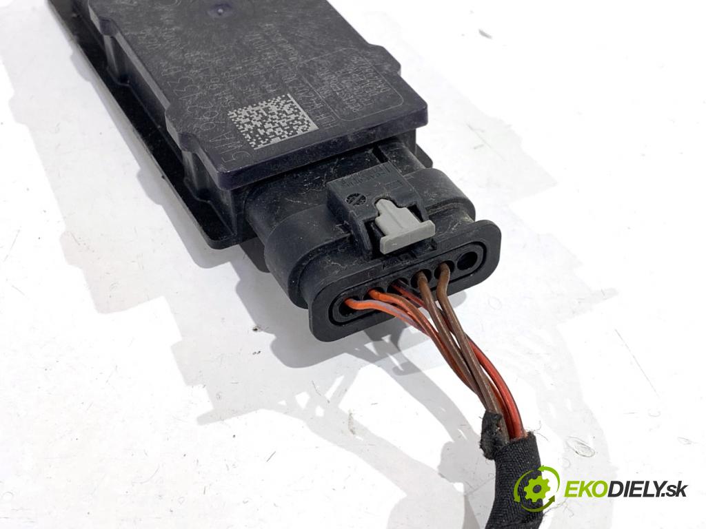 VW ID.3 liftback 2020 150 kW Pro  Zosilňovač antény KEYLESS 5WA962133D