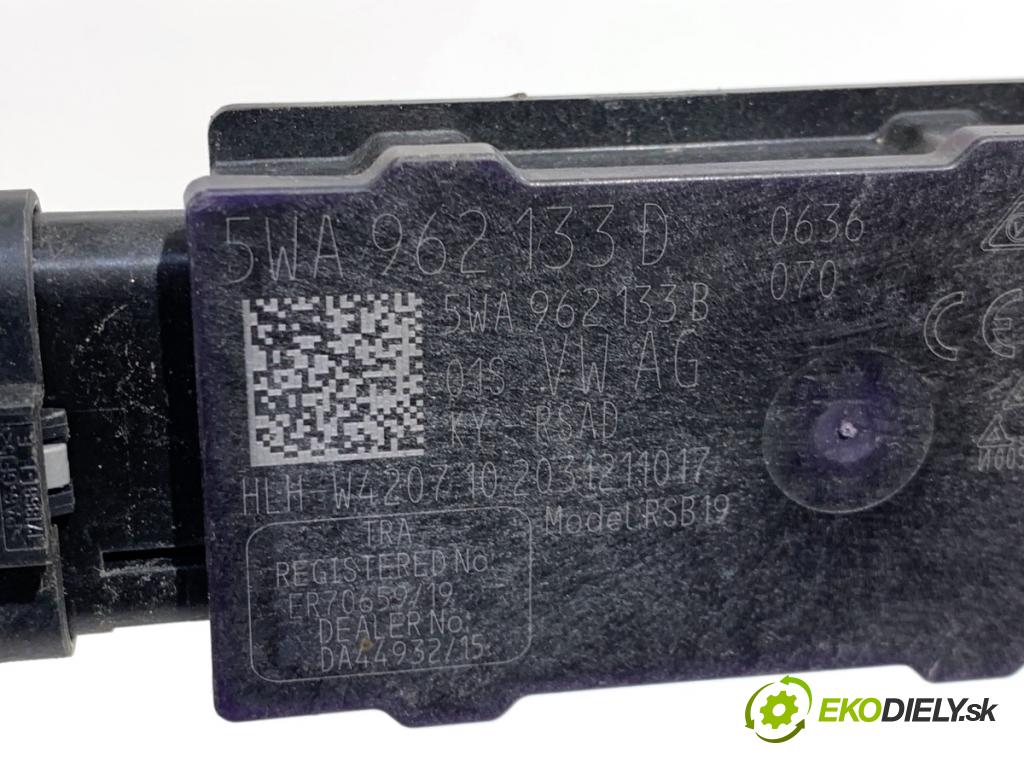 VW ID.3 liftback 2020 150 kW Pro  zesilovač antény KEYLESS 5WA962133D
