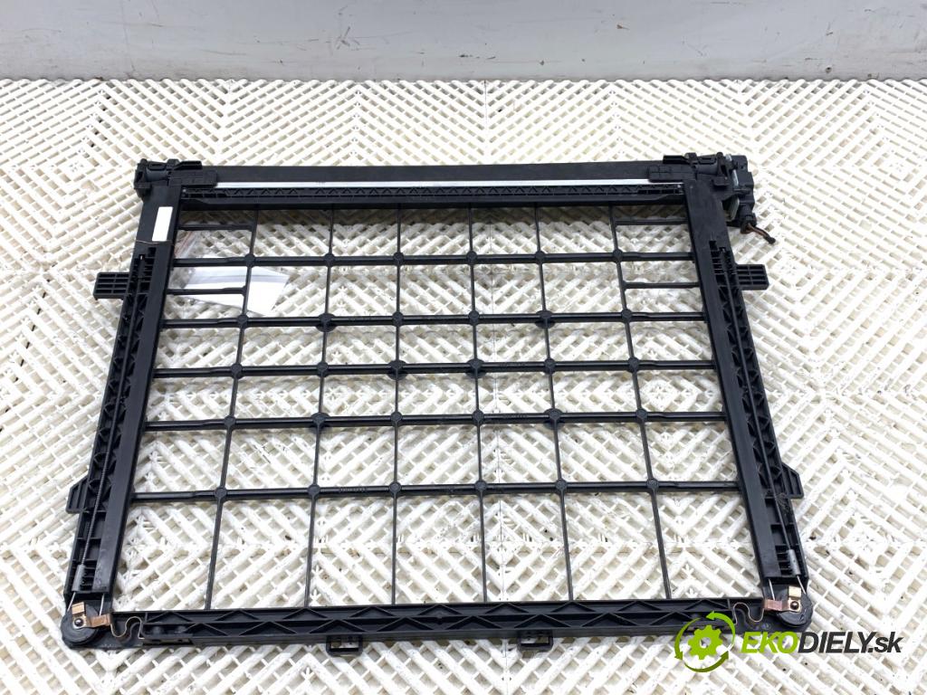 VW ID.3 liftback 2020 150 kW Pro  Volant vzduchu Roleta Uzávierka: 1EA965501A