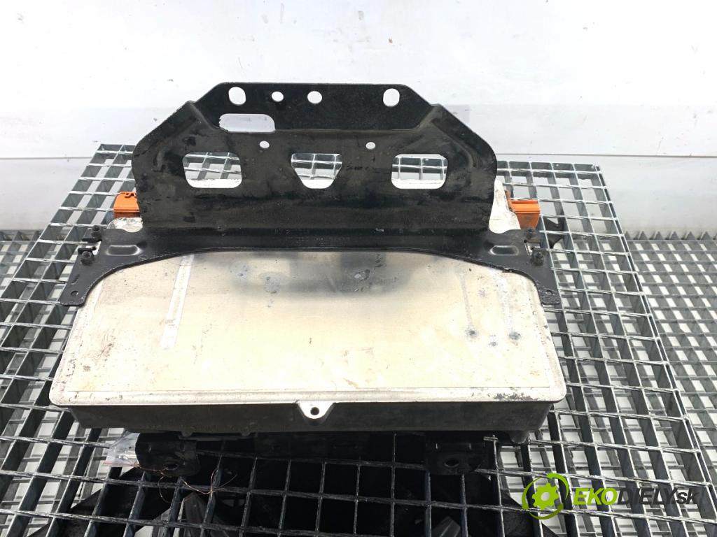 VW ID.3 liftback 2020 150 kW Pro  NABÍJEČKA: akumulátora BATERIE: modul NAPĚTÍ: 1EA915684BF