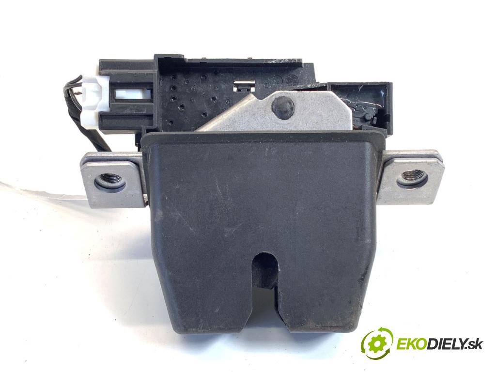 FORD MONDEO MK5 Kombi 2018 88 kW 1.5 TDCi 1499 zámok dverí zad DS7A-N442A66-AD