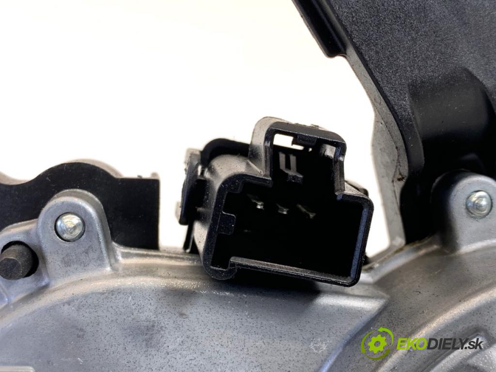 FORD MONDEO MK5 Kombi 2018 88 kW 1.5 TDCi 1499 Motor stieračov zad DS73-17404-BA