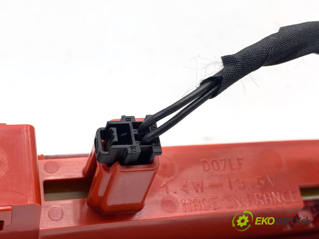 FORD MONDEO MK5 Kombi 2018 88 kW 1.5 TDCi 1499 Svetlo brzdových svetiel DS73-13A601-CG